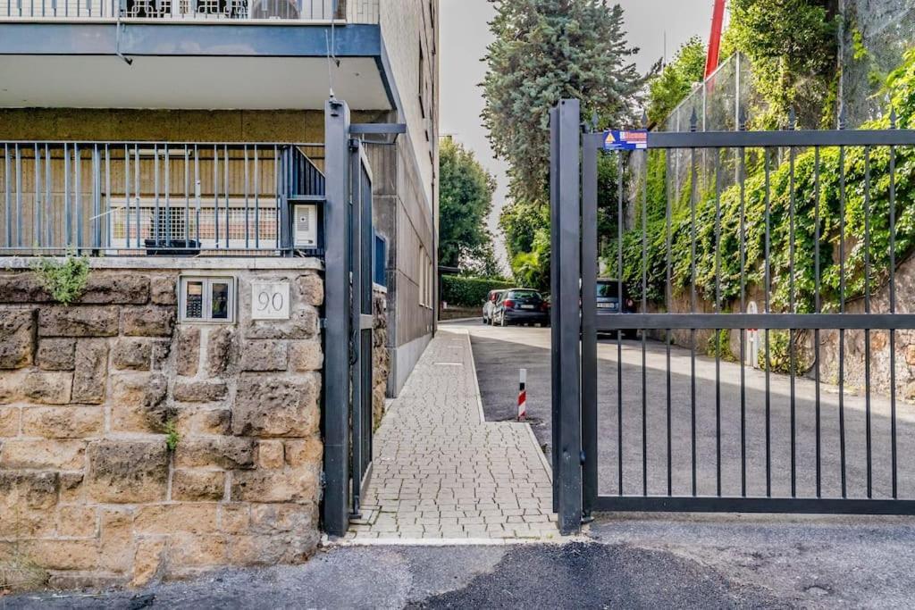 Luxury Apartment Front Of Cavalieri Hilton Hotel Рим Экстерьер фото